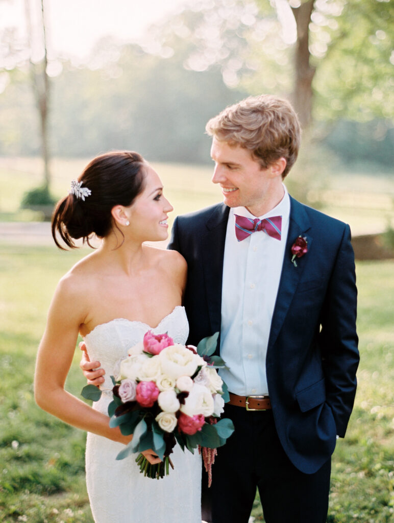 couple at greenacres wedding