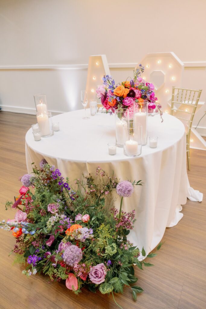 sweetheart table