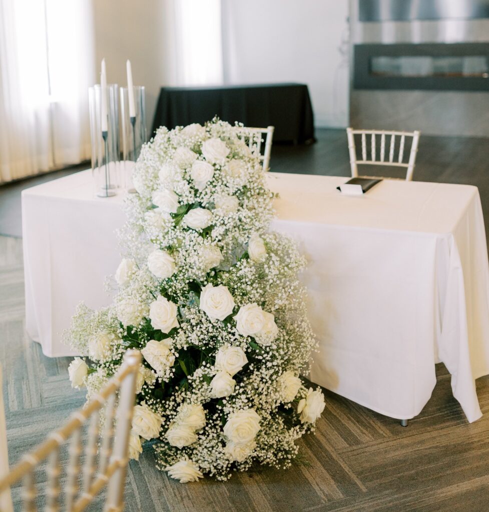 Sweetheart table with baby's breath